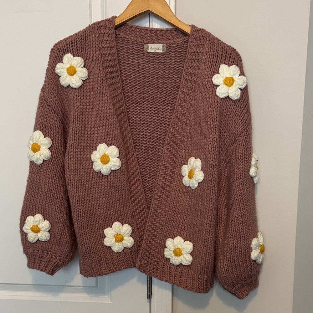 Altar'd State Mauve Floral Appliqué Chunky Cardigan